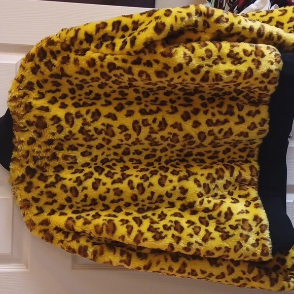 SOURPUSS 3XL YELLOW LEPARD FUR BOMBER JACKET ZIP CLOSURE/POCKETS SOLD OUT - Picture 6 of 13